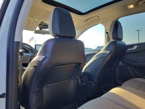 Certified 2022 Ford Escape SEL w/ Technology Package image 11