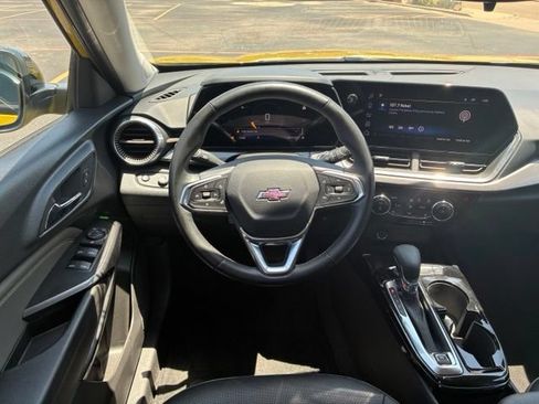 Used 2024 Chevrolet Trax ACTIV w/ Sunroof Package FWD image 16
