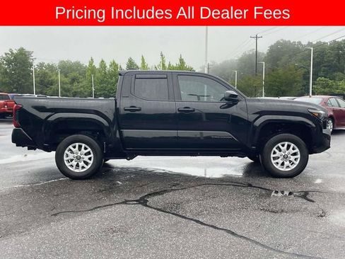Used 2024 Toyota Tacoma SR5 AWD/4WD image 5
