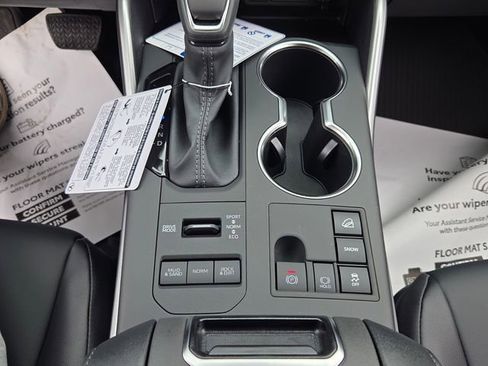 New 2026 Toyota Highlander XLE AWD/4WD image 18