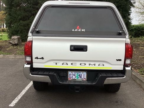 Used 2023 Toyota Tacoma SR5 w/ SX Package image 21