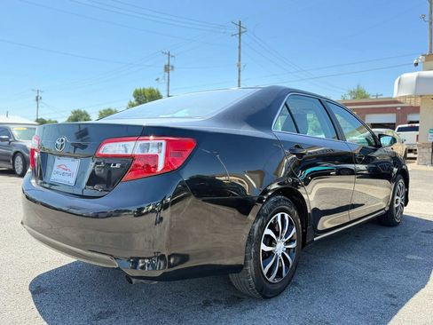 Used 2012 Toyota Camry LE FWD image 4