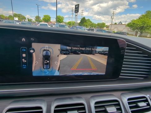 Used 2025 Mercedes-Benz GLS 450 4MATIC image 16