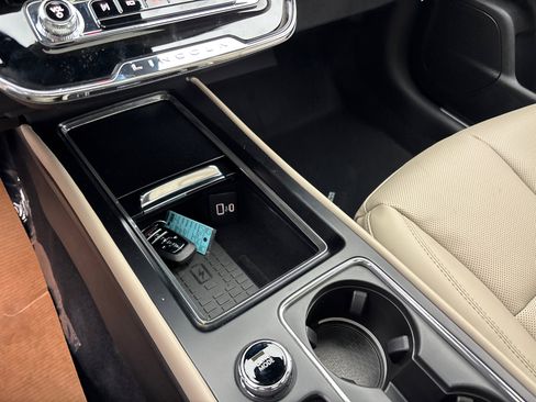 New 2026 Lincoln Corsair Premiere image 23