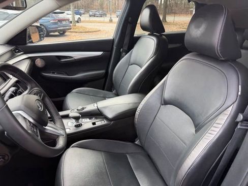 Used 2021 INFINITI QX50 Sensory image 14