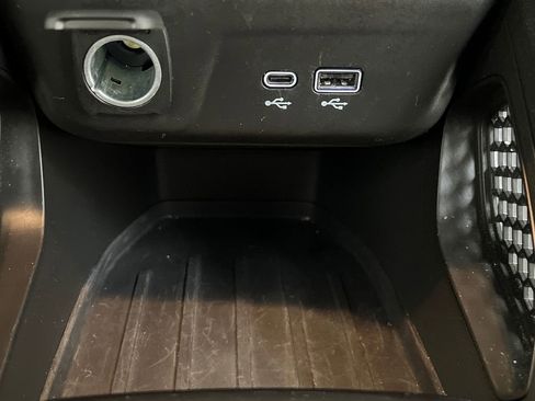 Used 2025 Chevrolet TrailBlazer LT AWD/4WD image 46