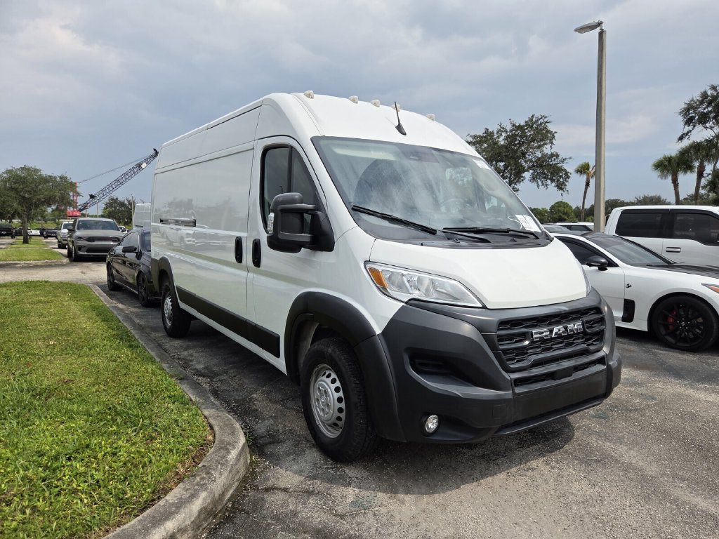 Used 2025 RAM ProMaster 2500 FWD image 2