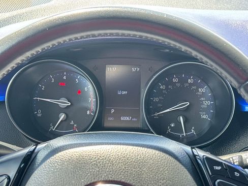 Used 2020 Toyota C-HR XLE FWD image 16
