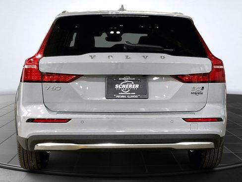 New 2026 Volvo V60 B5 Cross Country Plus w/ Climate Package AWD/4WD image 5