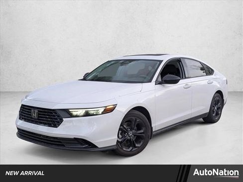 Used 2025 Honda Accord SE image 1