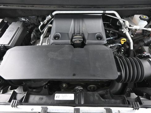 Used 2024 GMC Canyon Denali image 18