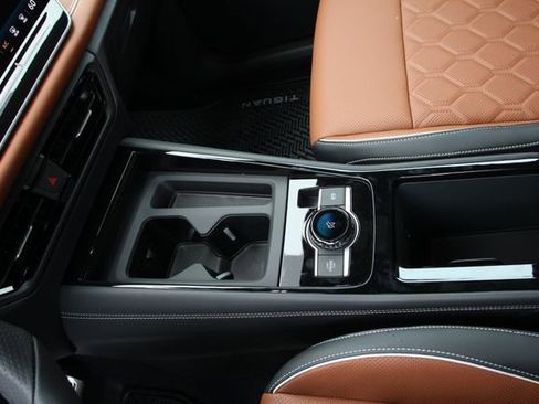 New 2026 Volkswagen Tiguan SEL R-Line image 22