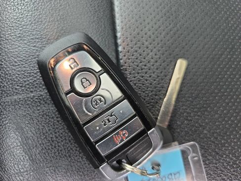 Used 2018 Ford Explorer Sport AWD/4WD image 40