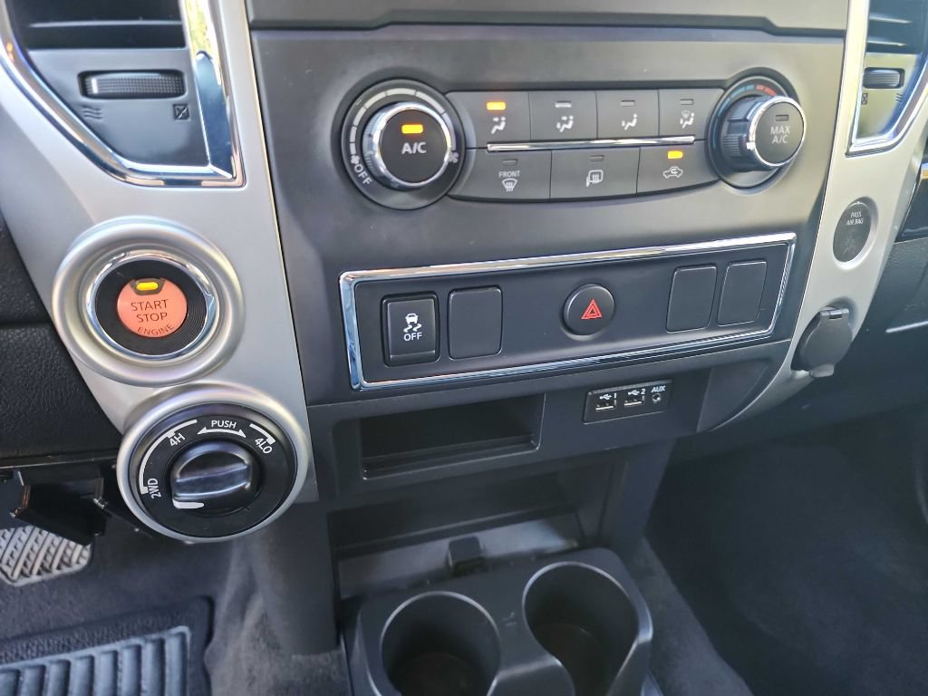 Used 2019 Nissan Titan SV AWD/4WD image 25