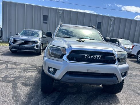 Used 2015 Toyota Tacoma 4x4 Double Cab w/ TRD Off-Road Package image 8