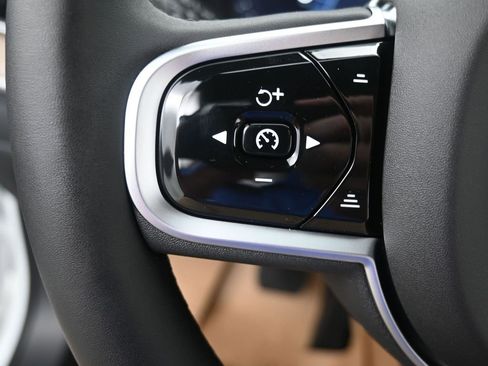 New 2026 Volvo XC90 B6 Ultra w/ Lounge Package image 17