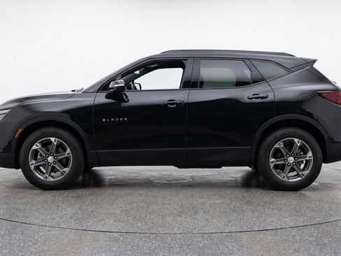 Used 2025 Chevrolet Blazer LT FWD image 5