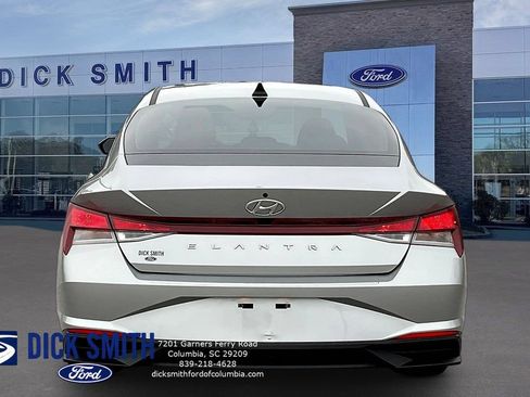 Used 2021 Hyundai Elantra SEL w/ Convenience Package FWD image 5