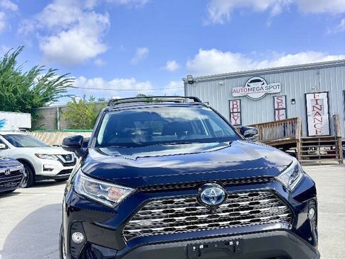 Used 2021 Toyota RAV4 Limited AWD/4WD image 3