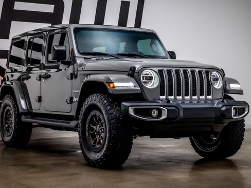 Used 2021 Jeep Wrangler Unlimited Sahara w/ Cold Weather Group AWD/4WD image 28