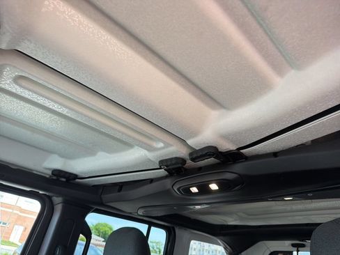 Used 2025 Jeep Wrangler Unlimited Sport AWD/4WD image 17