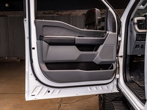 Used 2023 Ford F350 XLT image 25