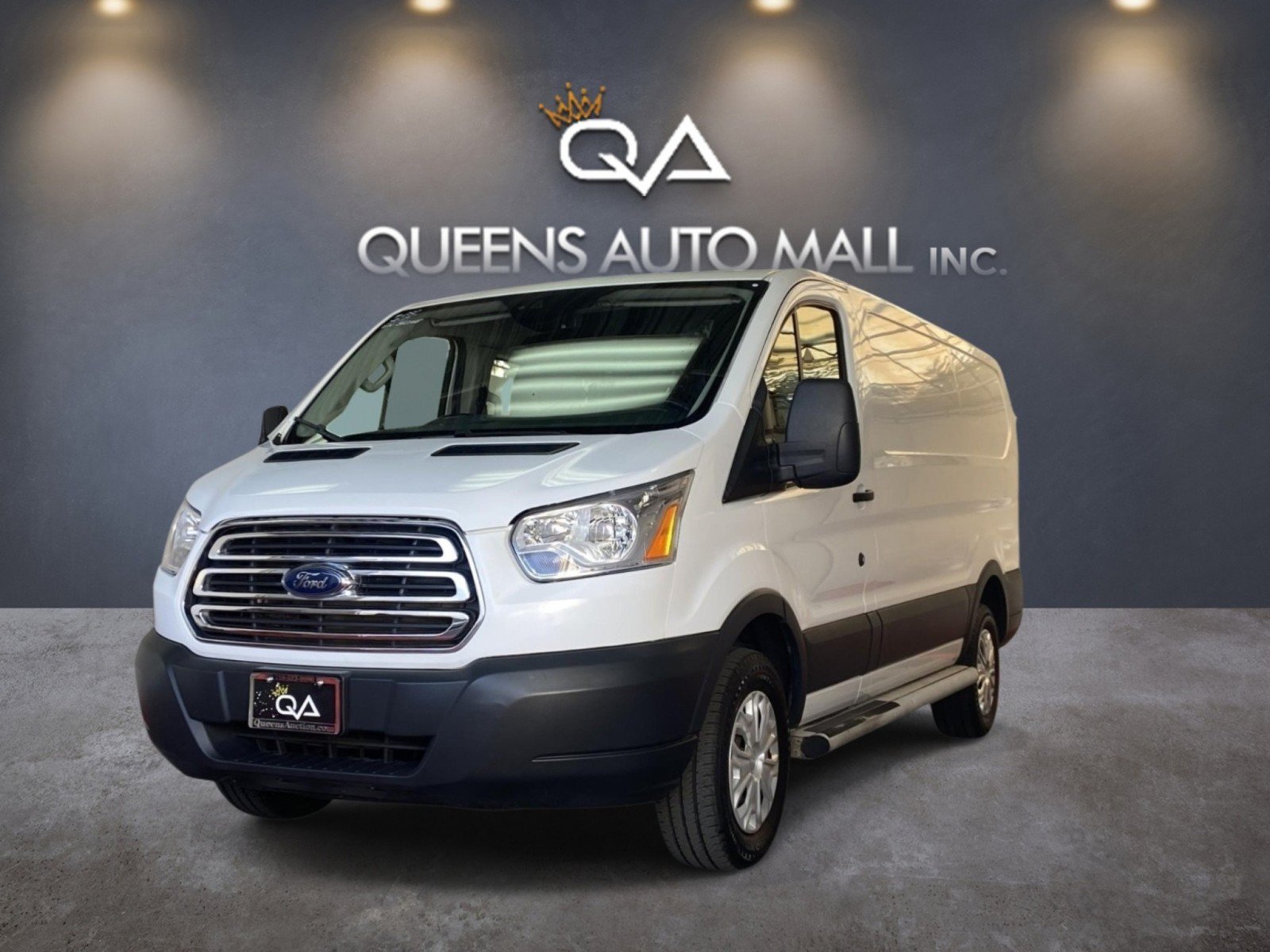 Used 2017 Ford Transit 250 130 Low Roof w/ Exterior Upgrade Package RWD image 3