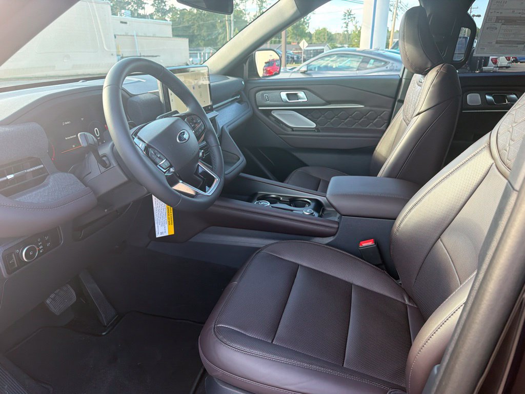 New 2027 Ford Explorer Platinum w/ 3.0L Ultimate Package AWD/4WD image 14