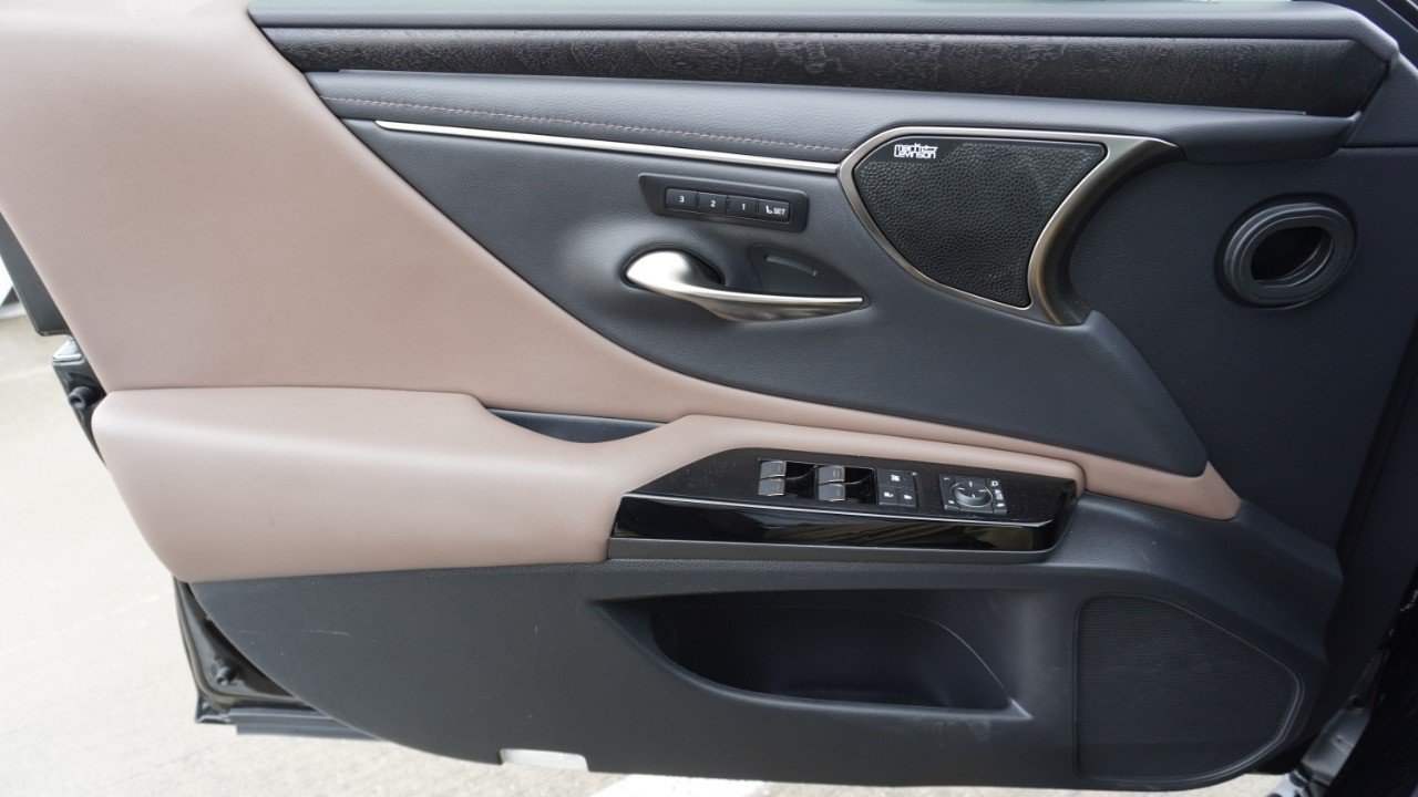 Used 2024 Lexus ES 350 Ultra Luxury w/ Accessory Package (Z2) FWD image 15