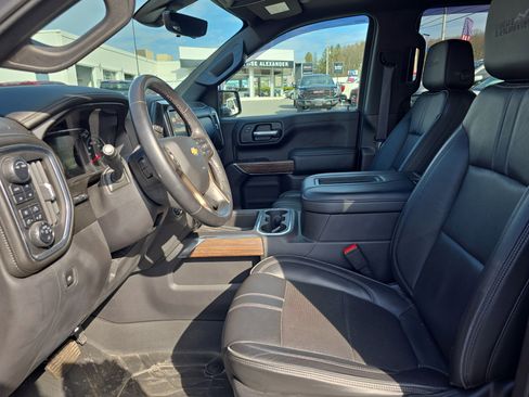 Used 2021 Chevrolet Silverado 1500 High Country w/ Technology Package image 13