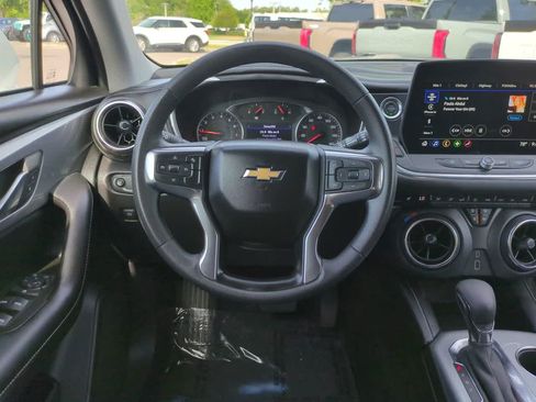 Used 2025 Chevrolet Blazer LT FWD image 15