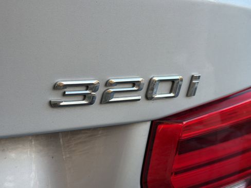 Used 2018 BMW 320i Sedan image 8