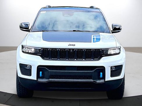 Used 2023 Jeep Grand Cherokee Trailhawk AWD/4WD image 3