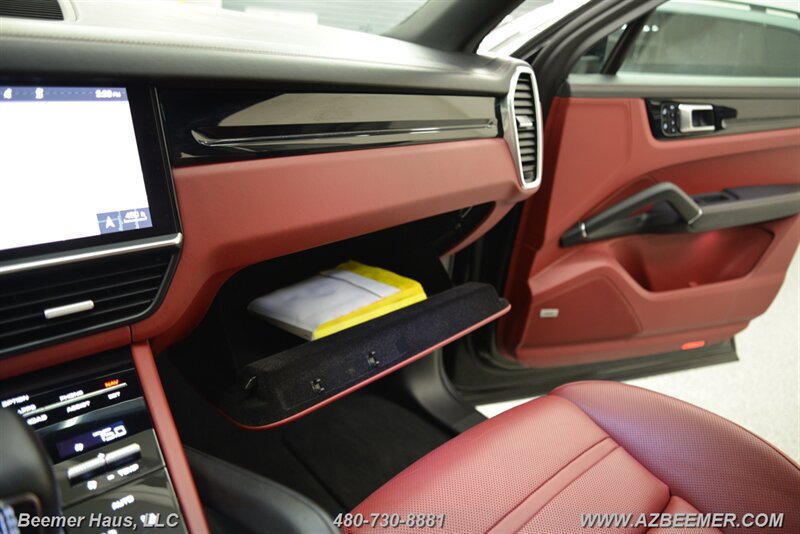 Used 2021 Porsche Cayenne S AWD/4WD image 38