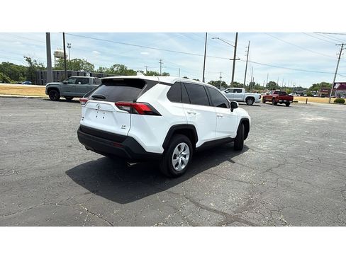 Used 2025 Toyota RAV4 LE AWD/4WD image 9