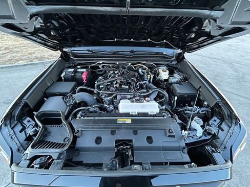 Used 2025 Toyota Tacoma TRD Off-Road image 34