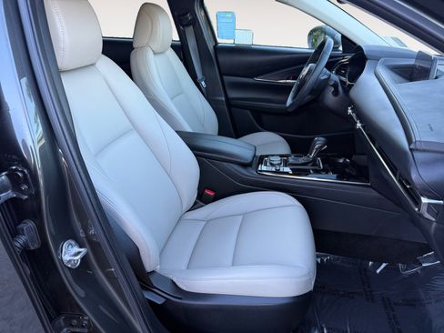 Used 2025 MAZDA CX-30 AWD 2.5 S w/ Preferred Package image 19