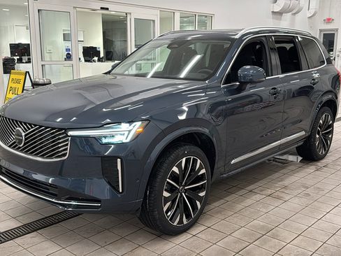 New 2026 Volvo XC90 T8 Plus w/ Protection Package Premier image 9