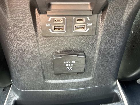 Used 2024 Jeep Wrangler Unlimited Sahara w/ Technology Group AWD/4WD image 19
