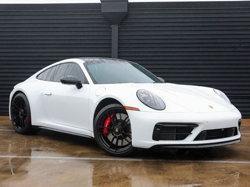 Certified 2022 Porsche 911 Carrera GTS image 9