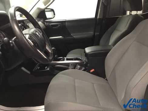 Used 2017 Toyota Tacoma SR5 w/ Tow Package image 20