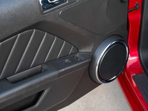 Used 2013 Ford Mustang Premium image 35