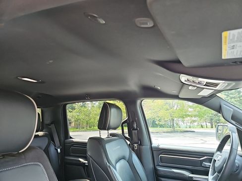 Used 2024 RAM 1500 Laramie AWD/4WD image 12