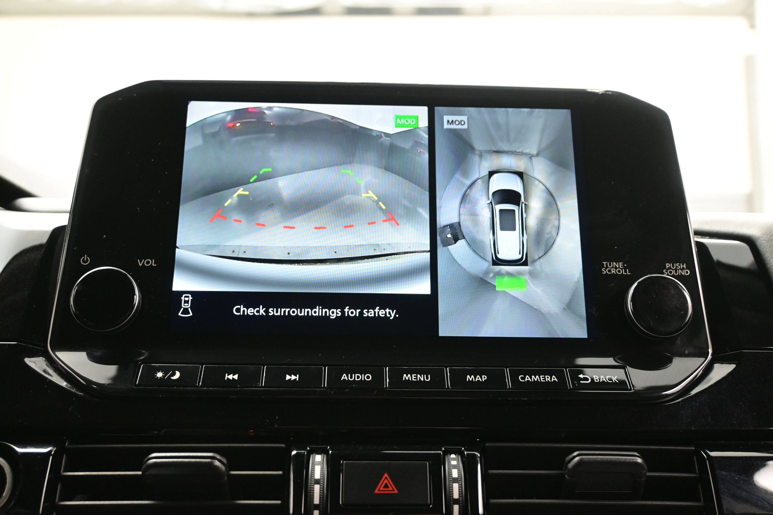 Used 2023 Nissan Pathfinder SL AWD/4WD image 19
