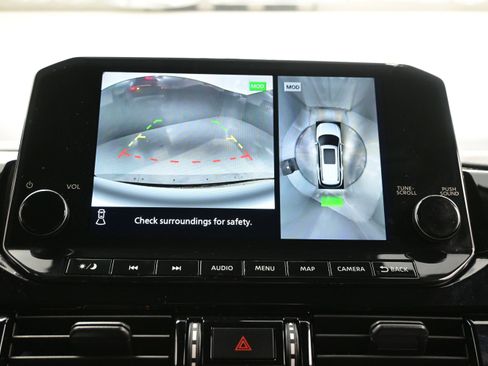 Used 2023 Nissan Pathfinder SL AWD/4WD image 19