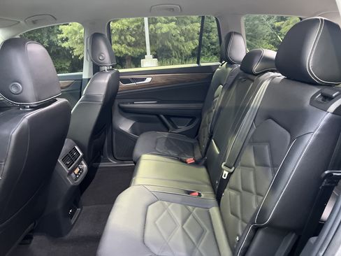 Used 2024 Volkswagen Atlas SE FWD image 26