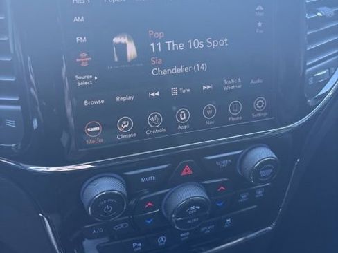 Used 2020 Jeep Grand Cherokee Altitude image 19