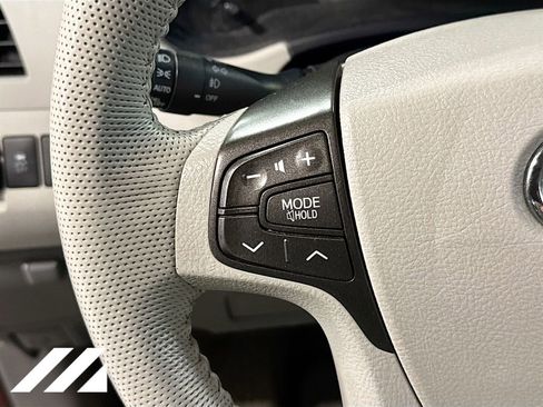 Used 2014 Toyota Sienna XLE w/ Entertainment Package image 12