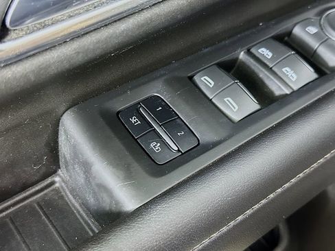 Used 2021 Chevrolet Suburban High Country image 22