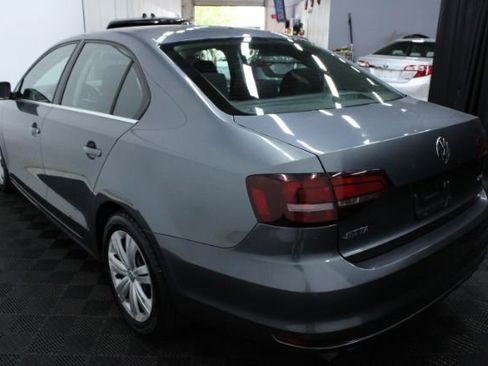 Used 2017 Volkswagen Jetta S image 6